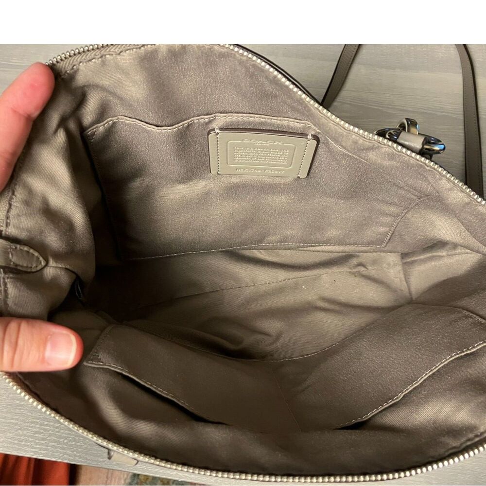 Coach Kelsey bag in gray pebble leather - Picture 3 of 5